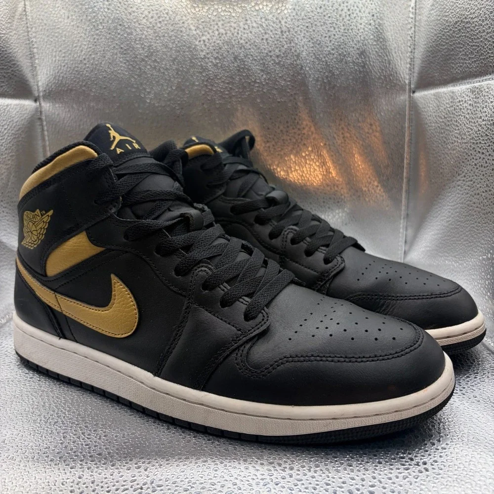 Size 11.5 Nike Air Jordan 1 Black Metallic Gold White Mens Shoes DQ8426-071